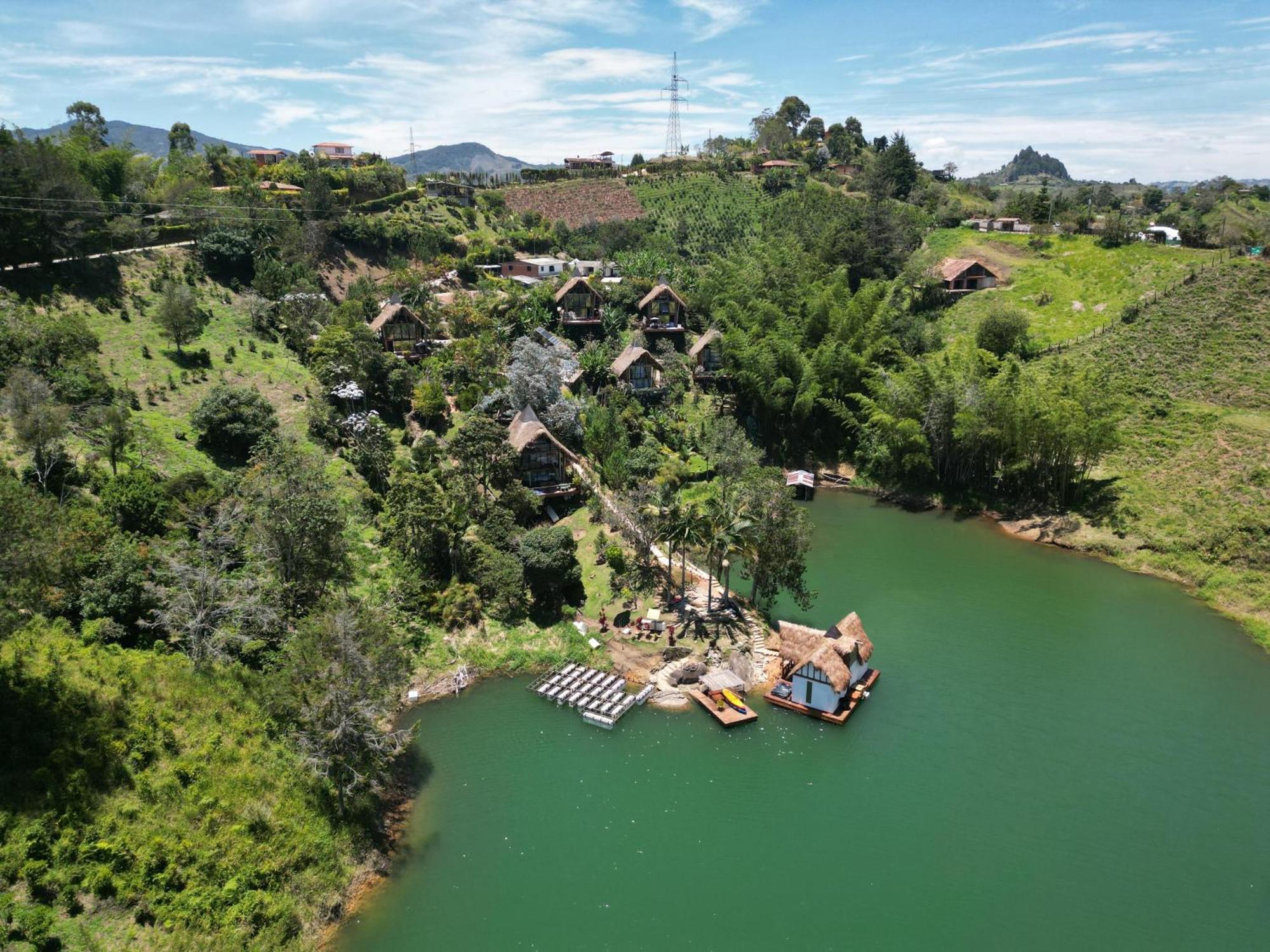 Ibuku Hotel Guatape - Chalets Exterior photo